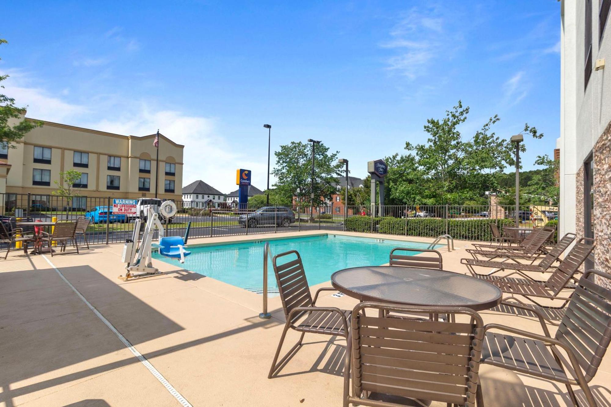 Hampton Inn Atlanta-Woodstock Exterior foto